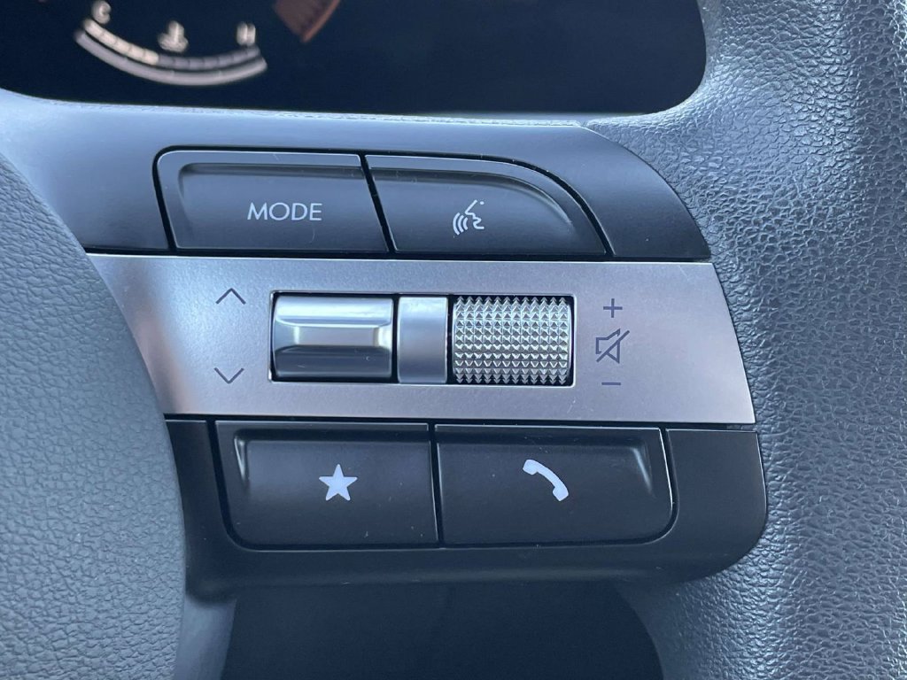 Certified 2025 Hyundai Santa Cruz SE FWD image 20