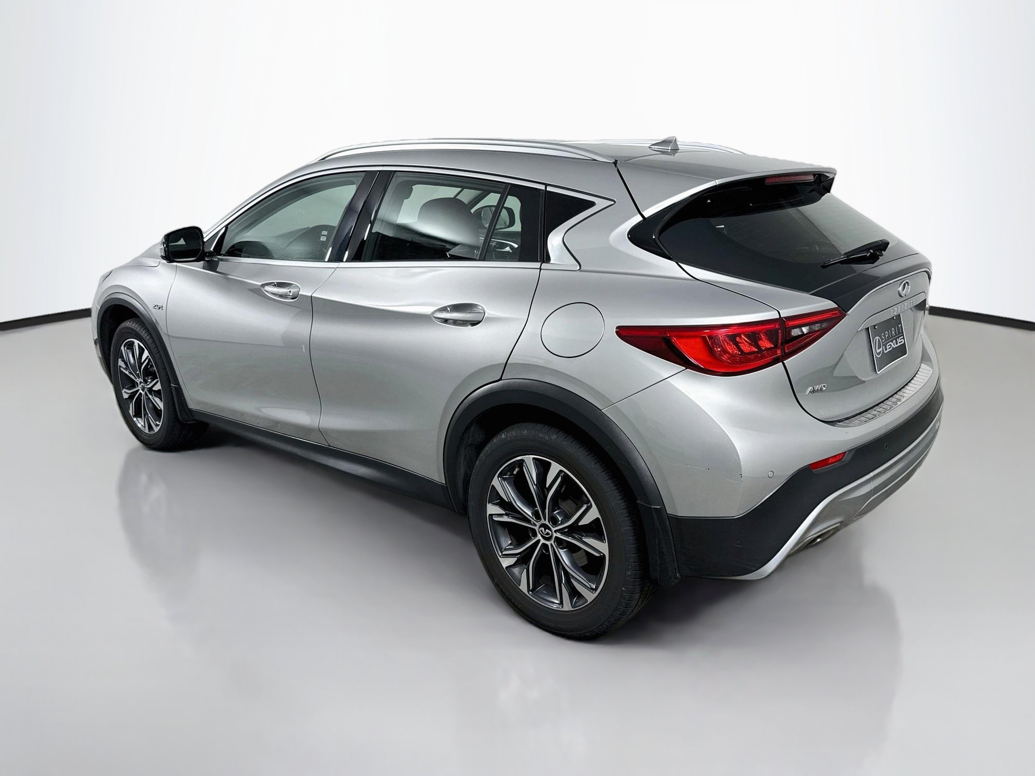 Used 2018 INFINITI QX30 AWD image 5
