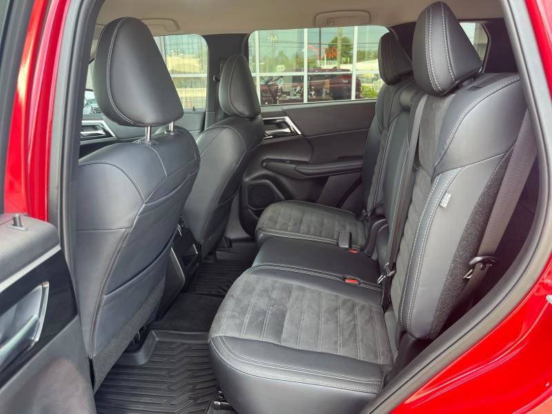 Used 2024 Mitsubishi Outlander SE image 26