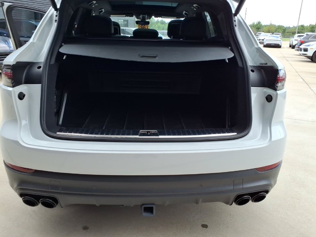 Used 2023 Porsche Cayenne S Platinum AWD/4WD image 36