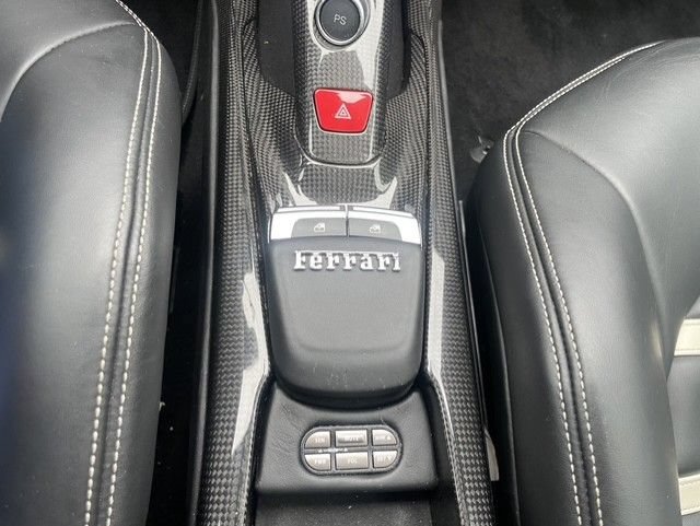 Used 2018 Ferrari 488 GTB RWD image 19