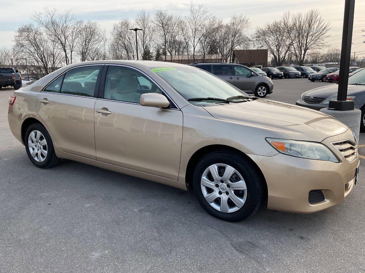Used 2010 Toyota Camry LE image 8