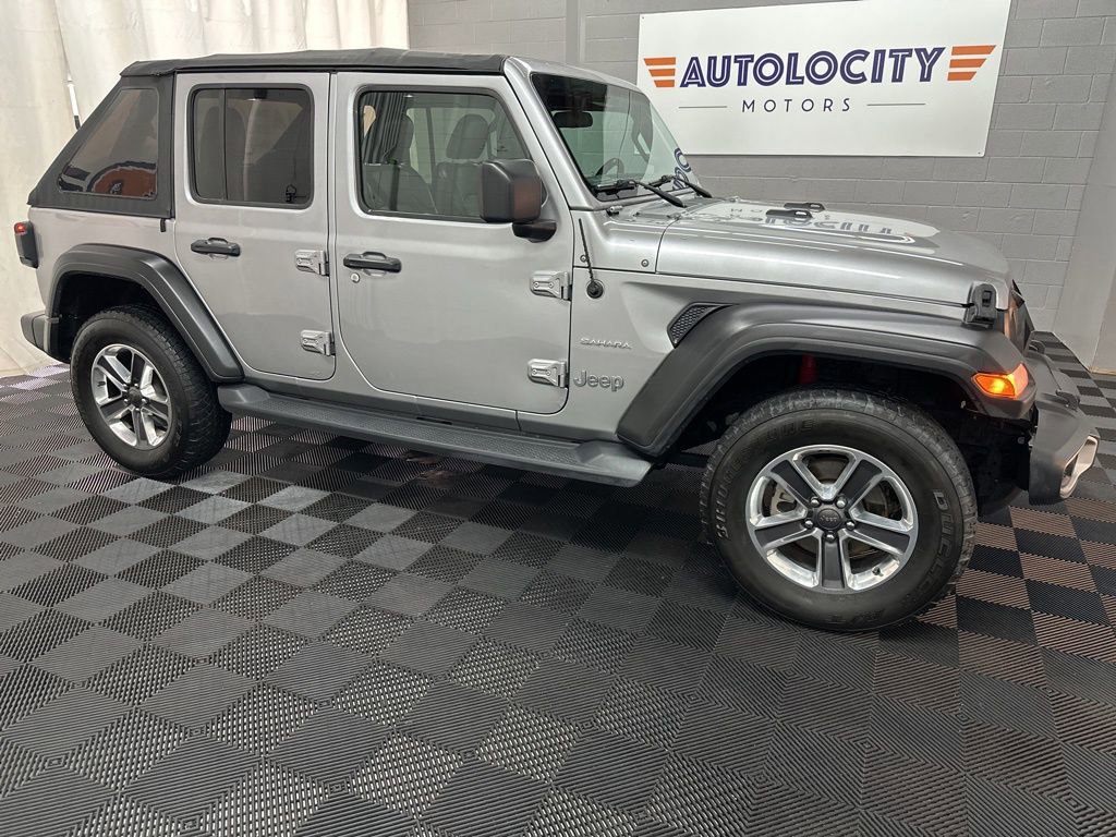 Used 2018 Jeep Wrangler Unlimited Sahara AWD/4WD image 3