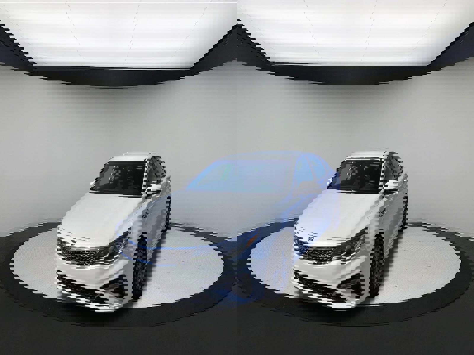 Used 2020 Kia Optima LX image 4