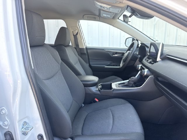 Used 2025 Toyota RAV4 XLE FWD image 29
