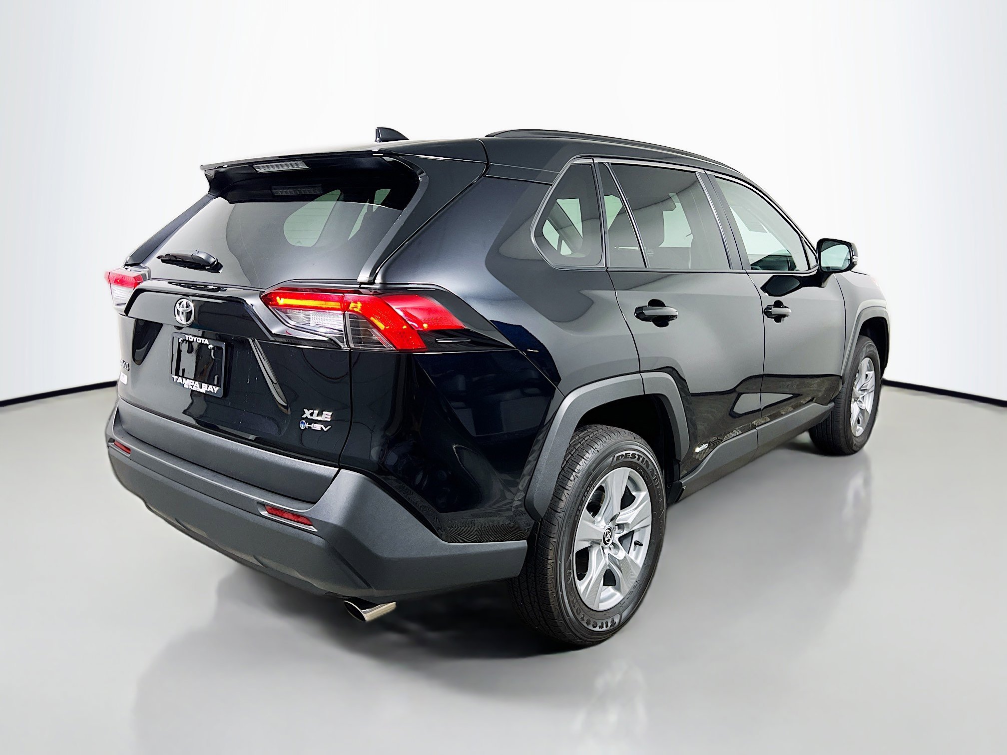 Used 2025 Toyota RAV4 XLE image 4