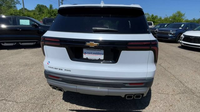 New 2026 Chevrolet Traverse LT w/ Driver Confidence Package AWD/4WD image 9