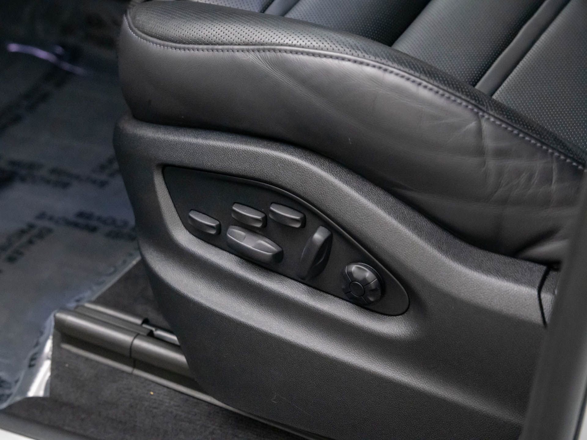 Certified 2024 Porsche Cayenne image 16