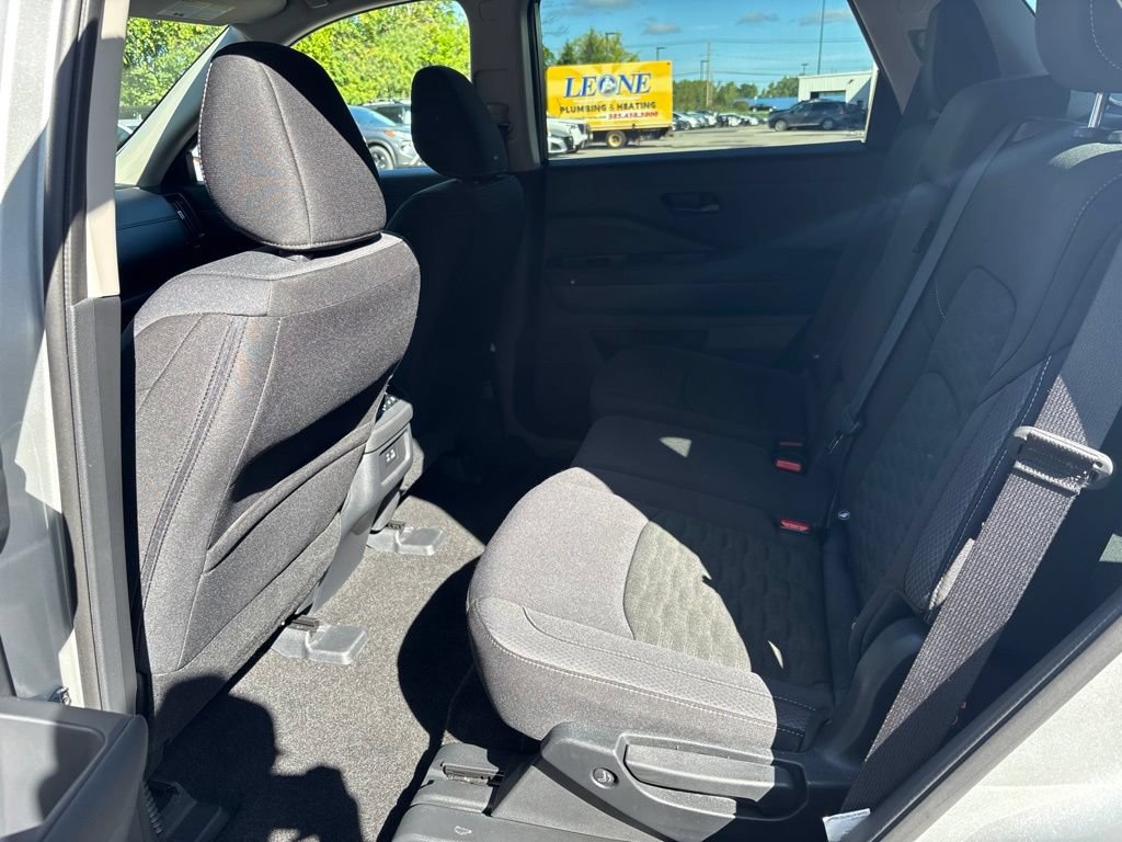 Certified 2025 Nissan Pathfinder SV AWD/4WD image 16