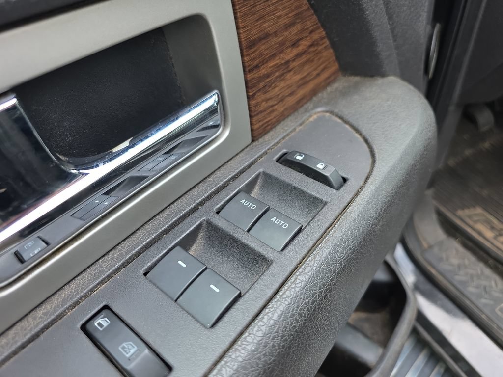 Used 2014 Ford F150 Lariat w/ Equipment Group 502A Luxury AWD/4WD image 21