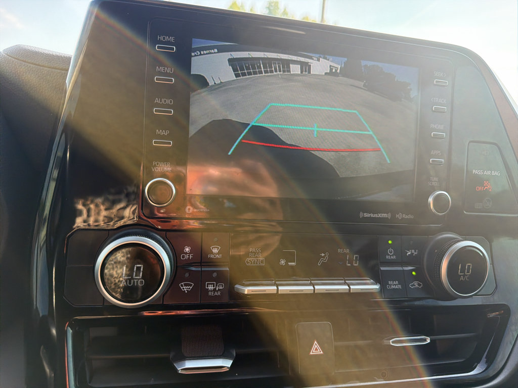 Used 2020 Toyota Highlander LE FWD image 14
