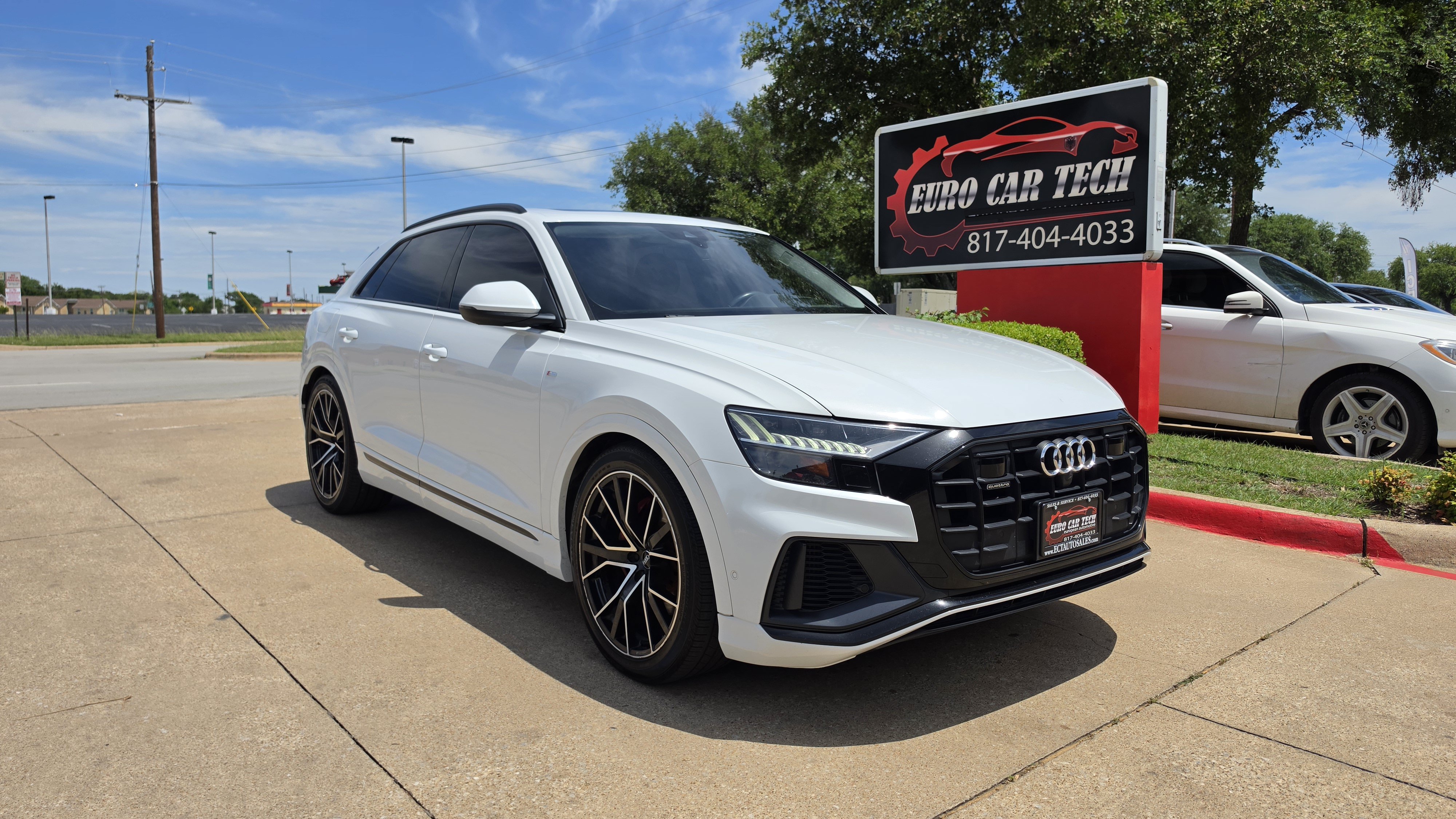 Used 2019 Audi Q8 Prestige w/ Luxury Package AWD/4WD image 6