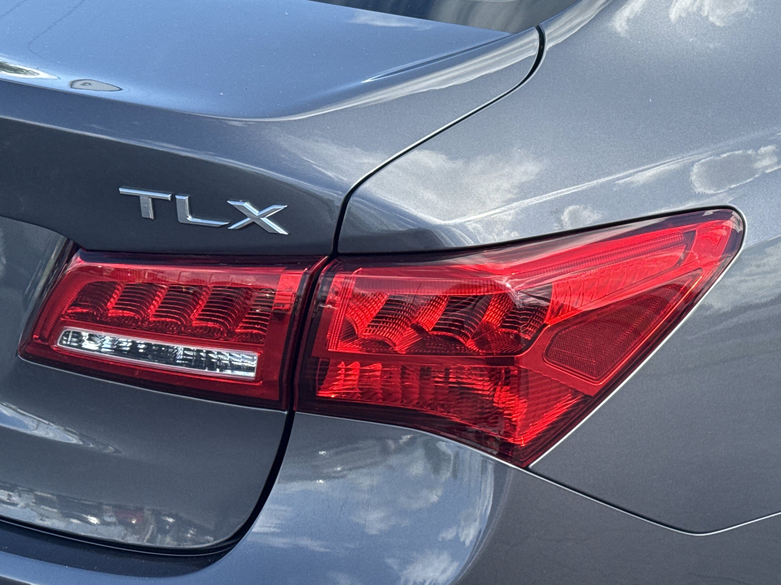 Used 2019 Acura TLX FWD image 11