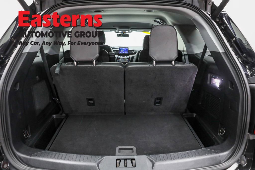 Used 2022 Ford Explorer Limited w/ Equipment Group 301A image 9