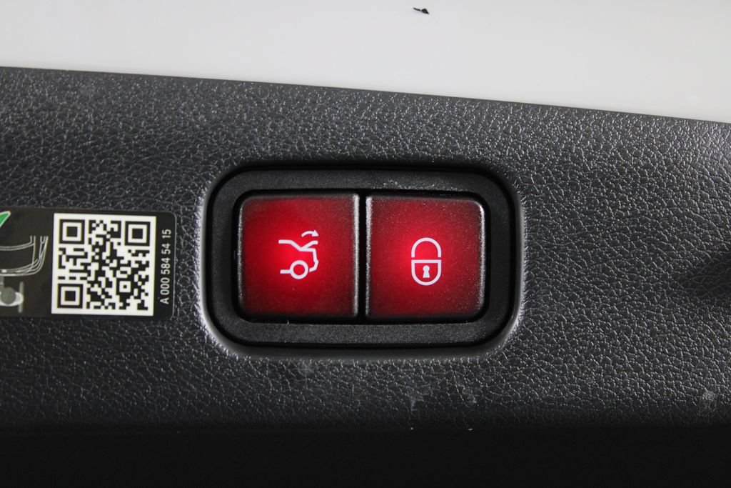Used 2024 Mercedes-Benz E 350 4MATIC Sedan image 17