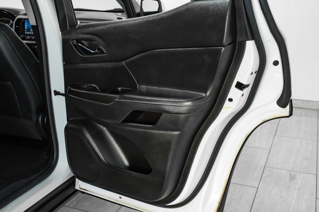 Used 2023 GMC Acadia SLT image 44