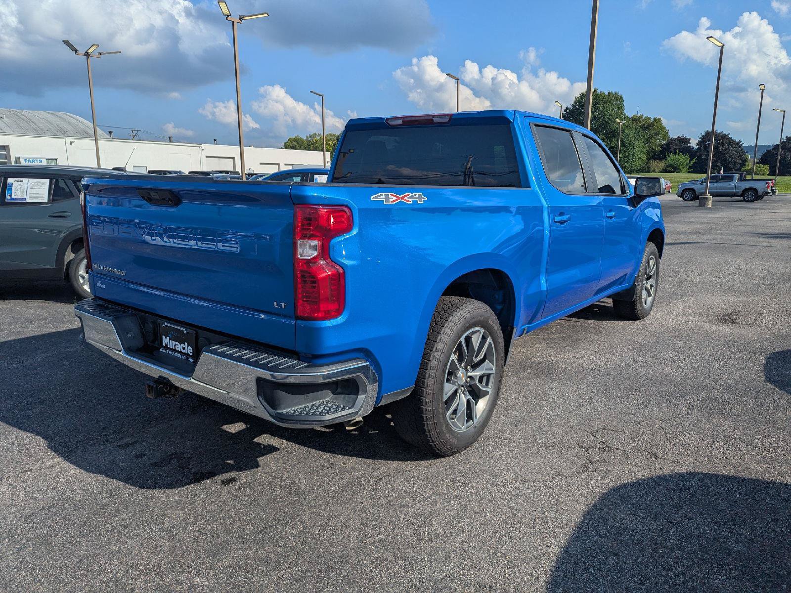 Used 2025 Chevrolet Silverado 1500 LT AWD/4WD image 7