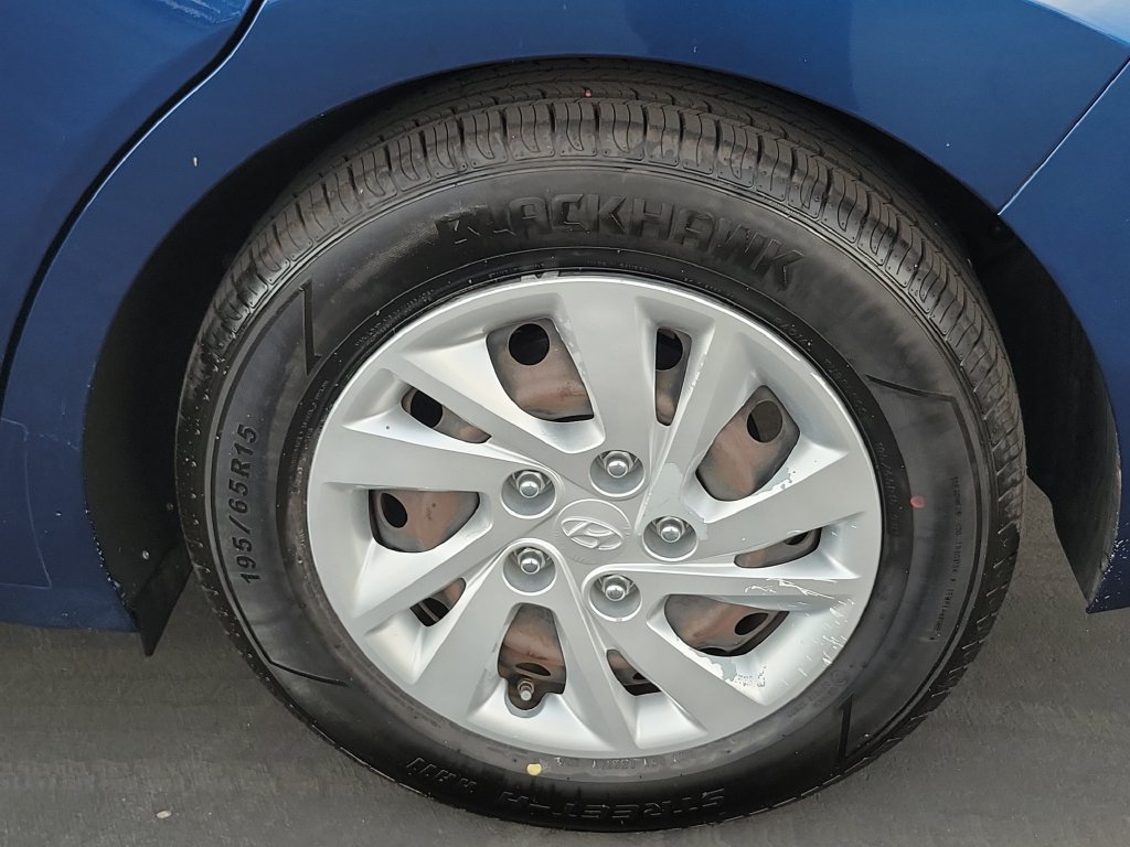 Used 2020 Hyundai Elantra SE FWD image 29