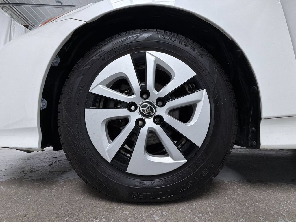 Used 2017 Toyota Prius Four FWD image 14