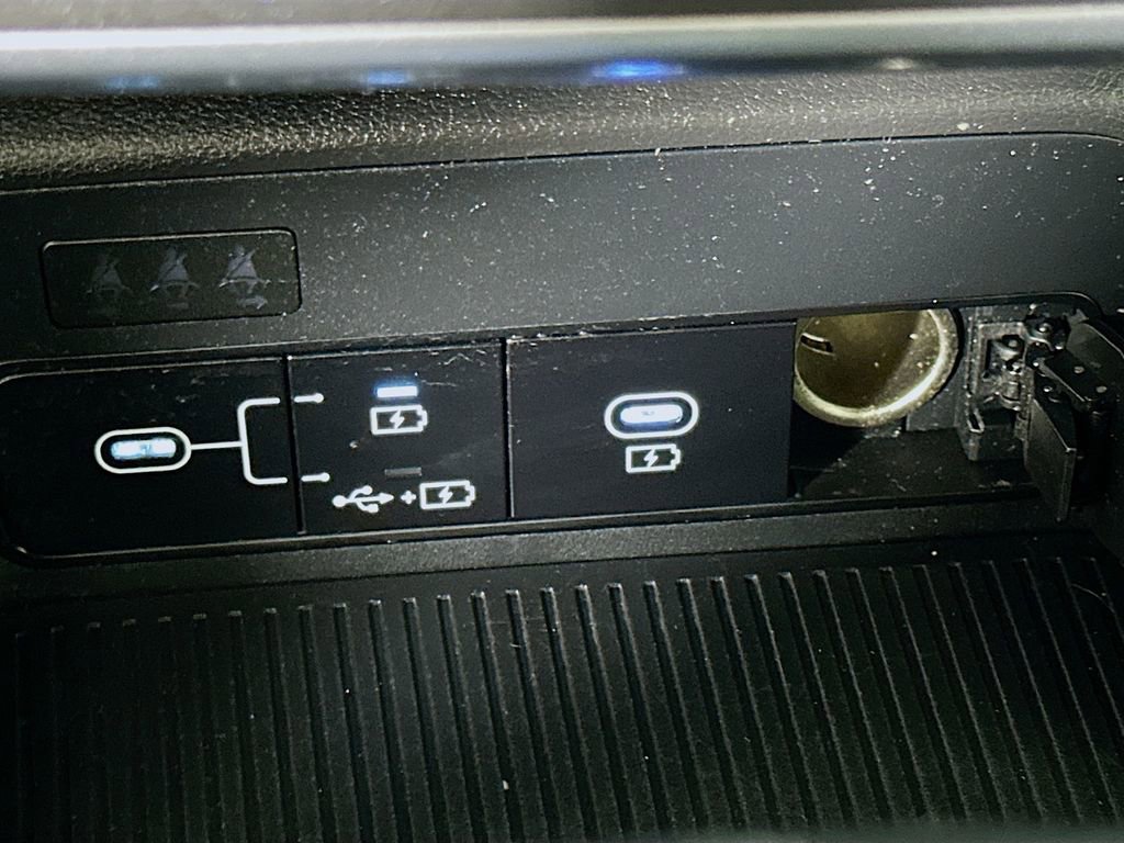 Used 2025 Hyundai Kona SEL image 30