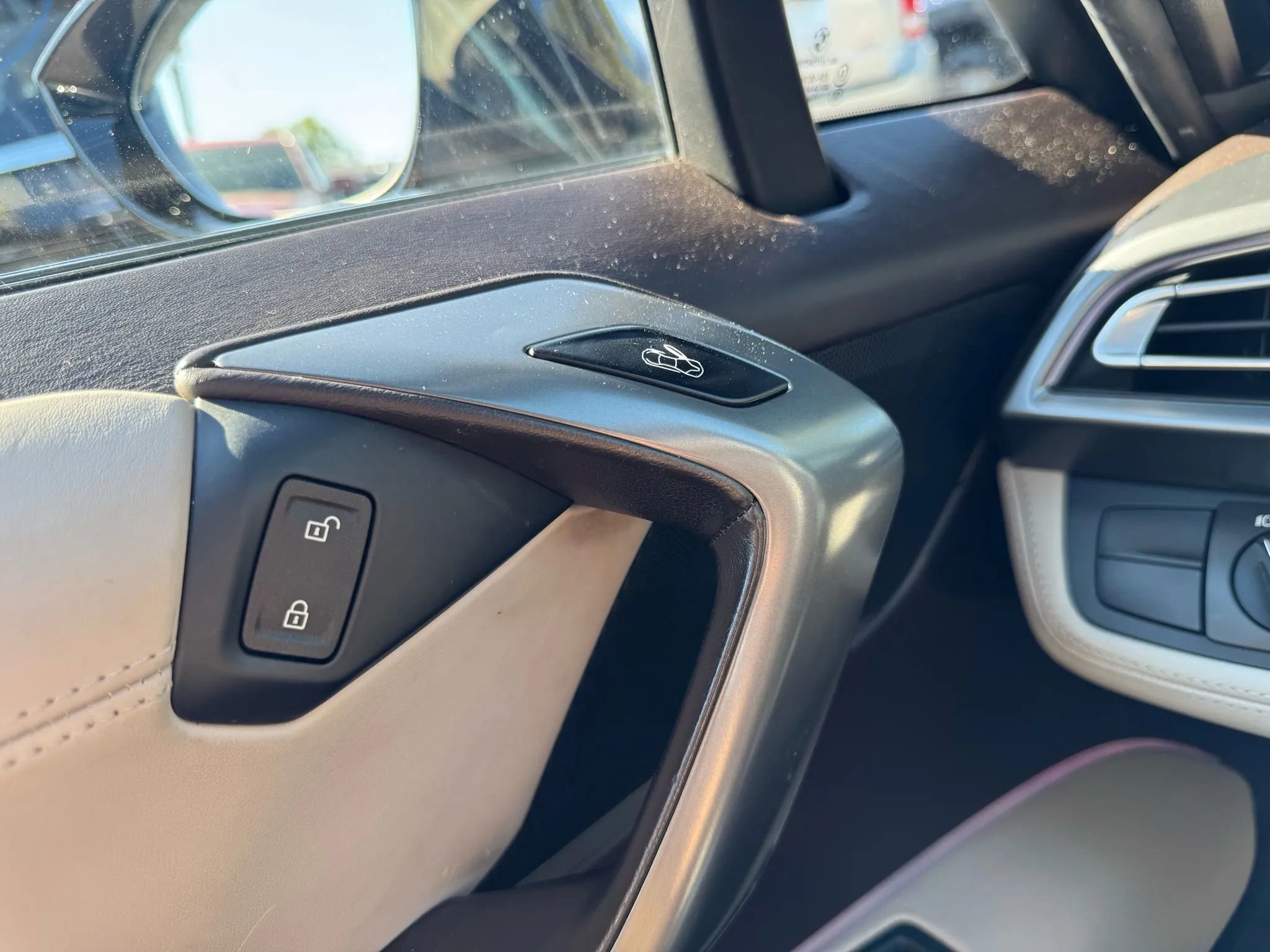 Used 2017 BMW i8 image 35