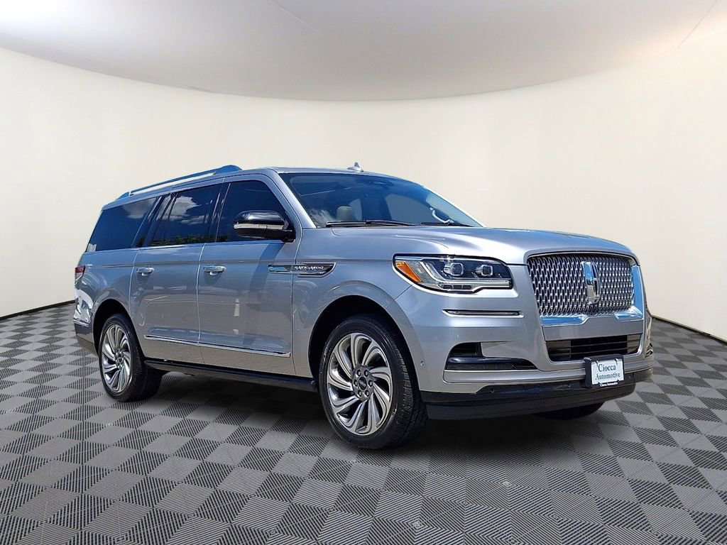 Certified 2022 Lincoln Navigator L Reserve AWD/4WD image 1