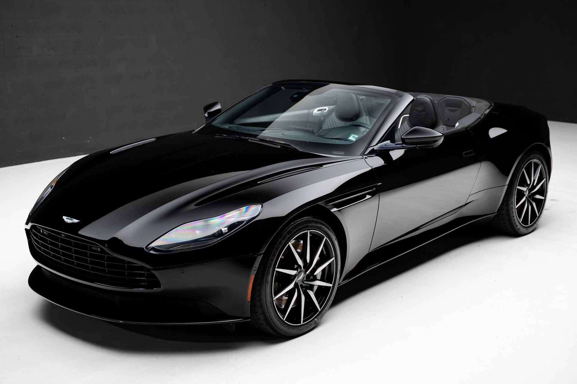 Used 2019 Aston Martin DB11 Volante RWD image 6
