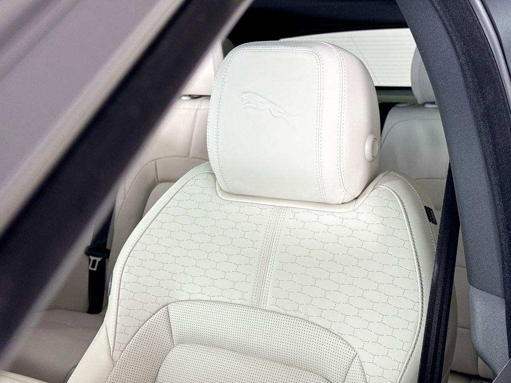 Used 2025 Jaguar F-PACE R-Dynamic S image 24