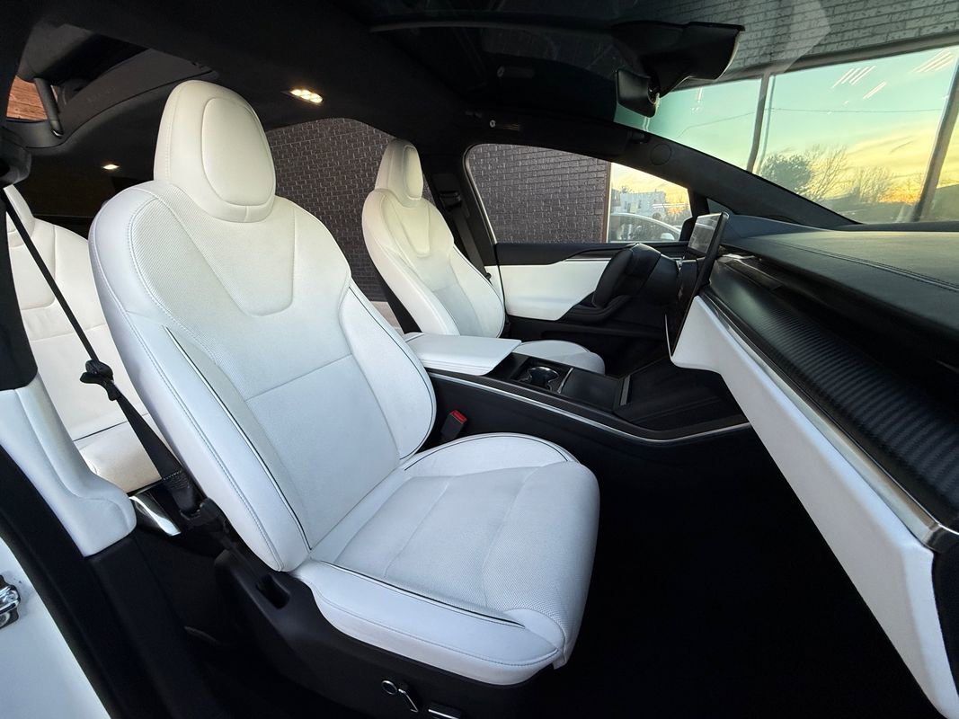 Used 2022 Tesla Model X Plaid image 13