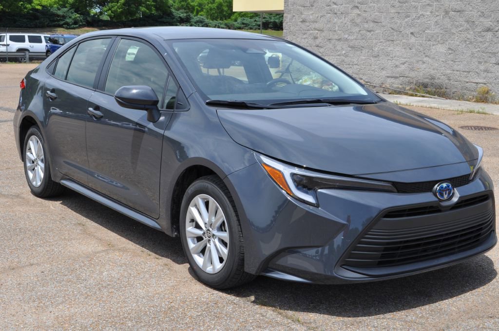 Used 2025 Toyota Corolla LE w/ LE Premium Package