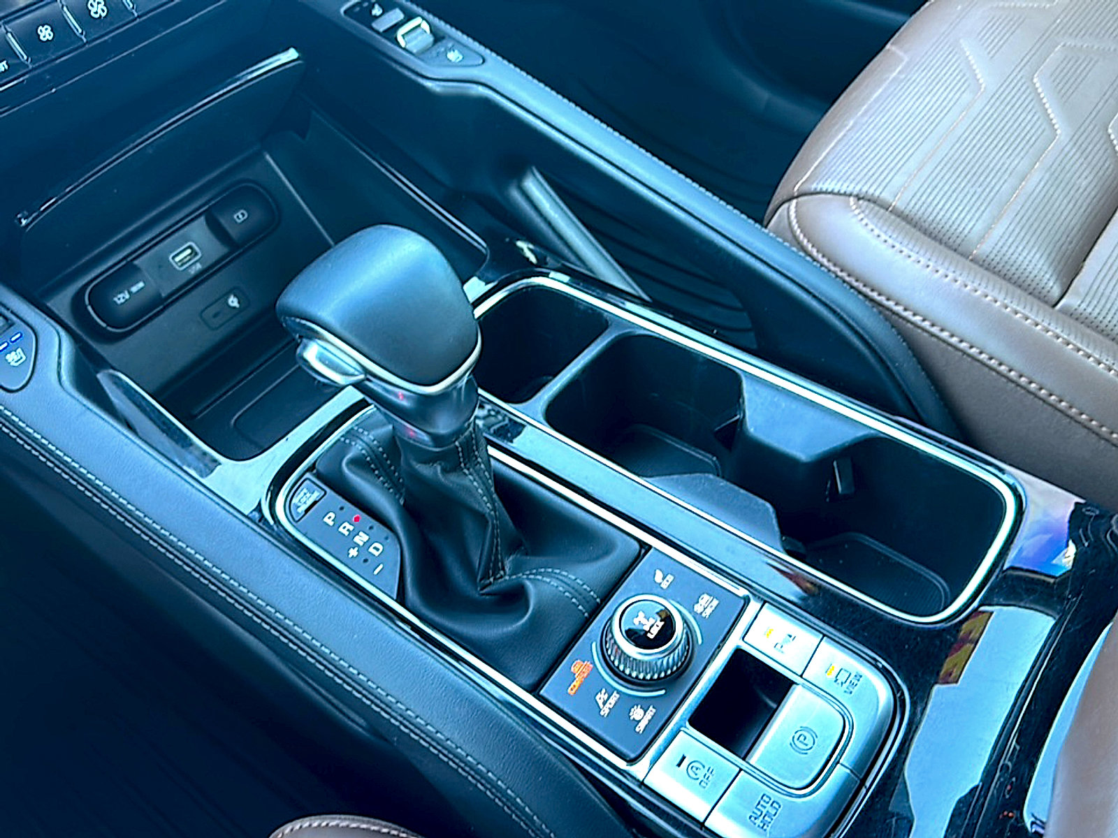 Used 2022 Kia Telluride SX w/ SX Prestige Package image 36