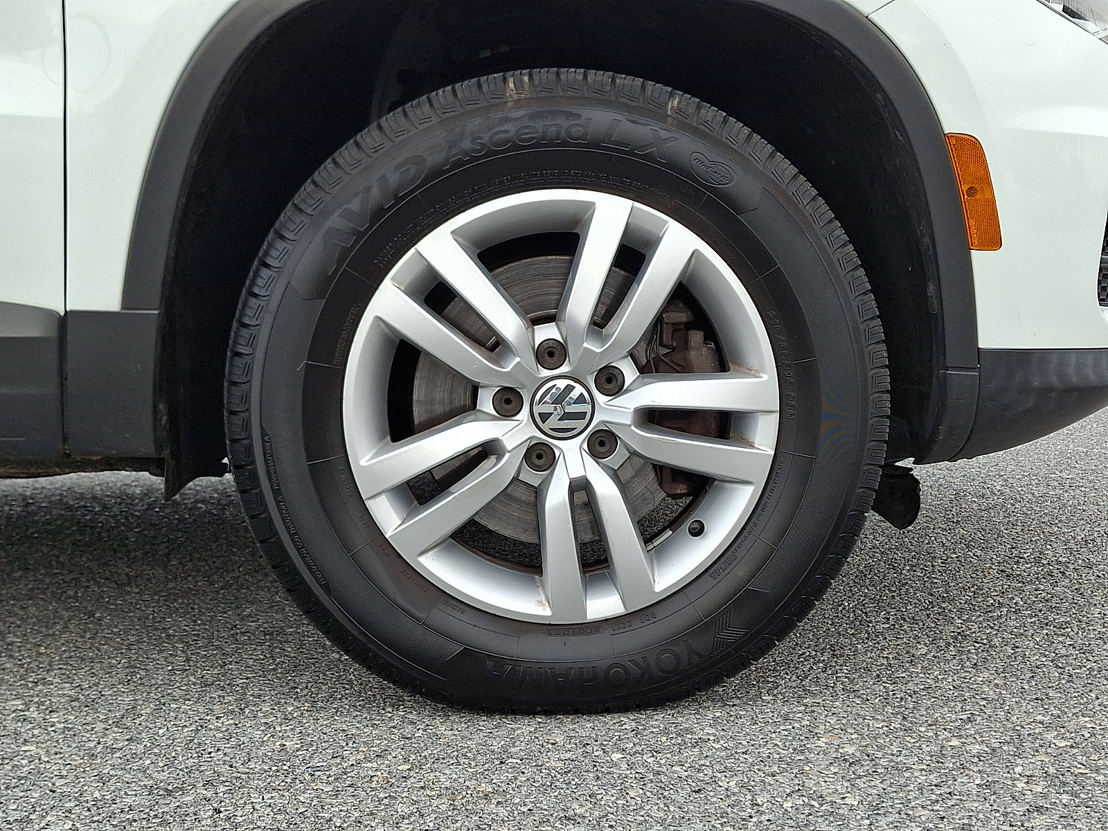 Used 2016 Volkswagen Tiguan S image 8