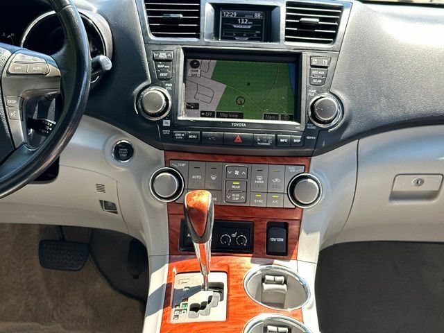 Used 2010 Toyota Highlander Limited AWD/4WD image 34