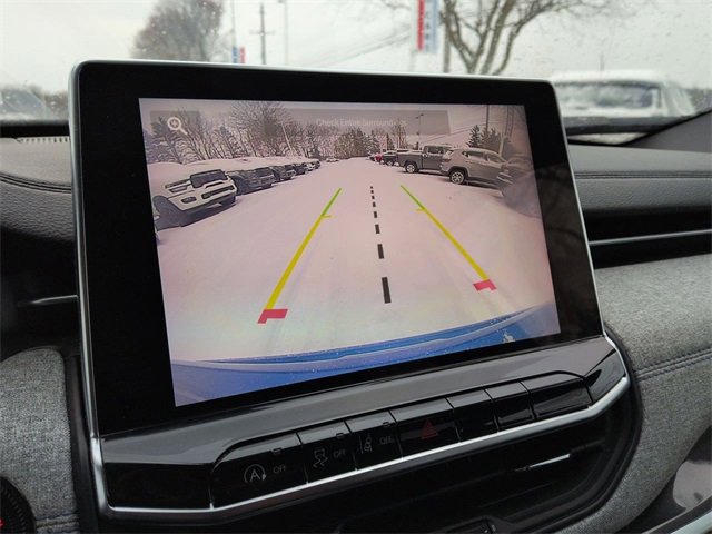 Used 2024 Jeep Compass Latitude w/ Convenience Group image 18