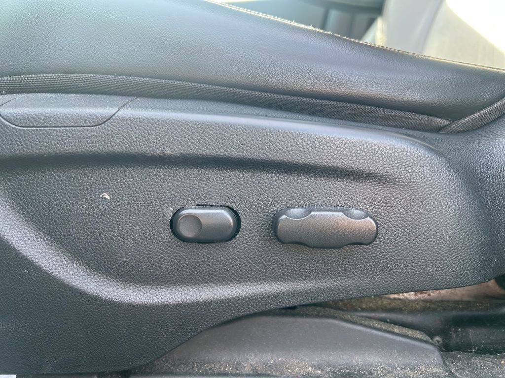 Used 2018 Chevrolet Trax LT w/ Sun & Sound Package image 10