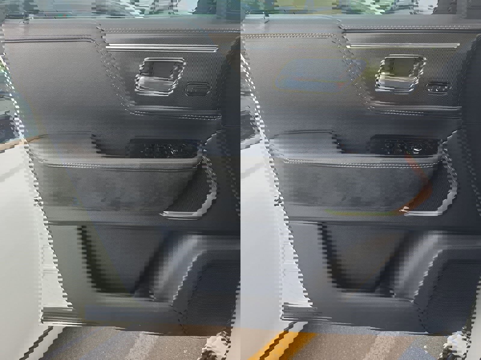 Used 2025 INFINITI QX80 Luxe w/ Exterior Package image 7