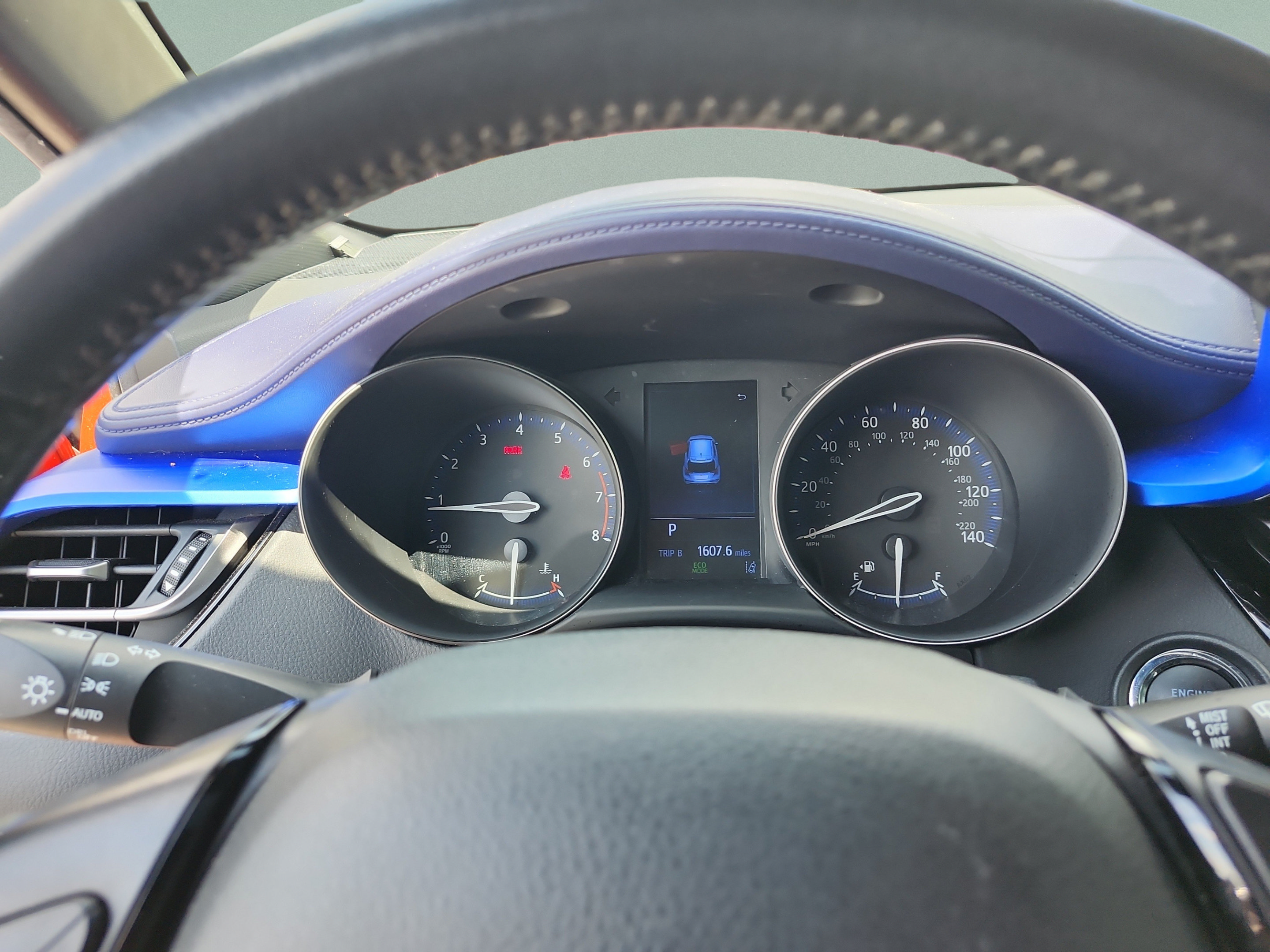 Used 2020 Toyota C-HR XLE FWD image 11