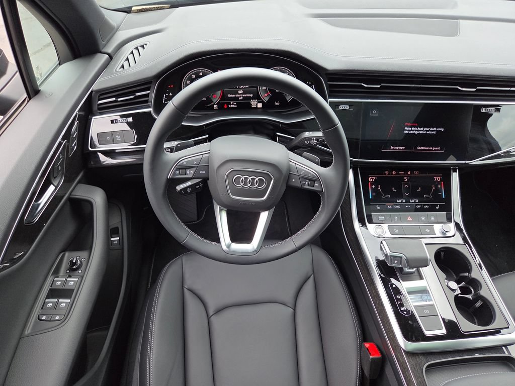 Certified 2026 Audi Q7 2.0T Premium w/ Convenience Plus Package AWD/4WD image 4