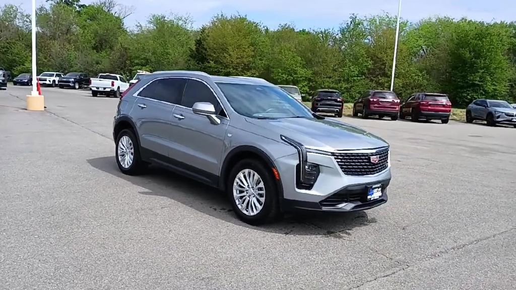Certified 2024 Cadillac XT4 Luxury w/ Cold Weather Package image 2