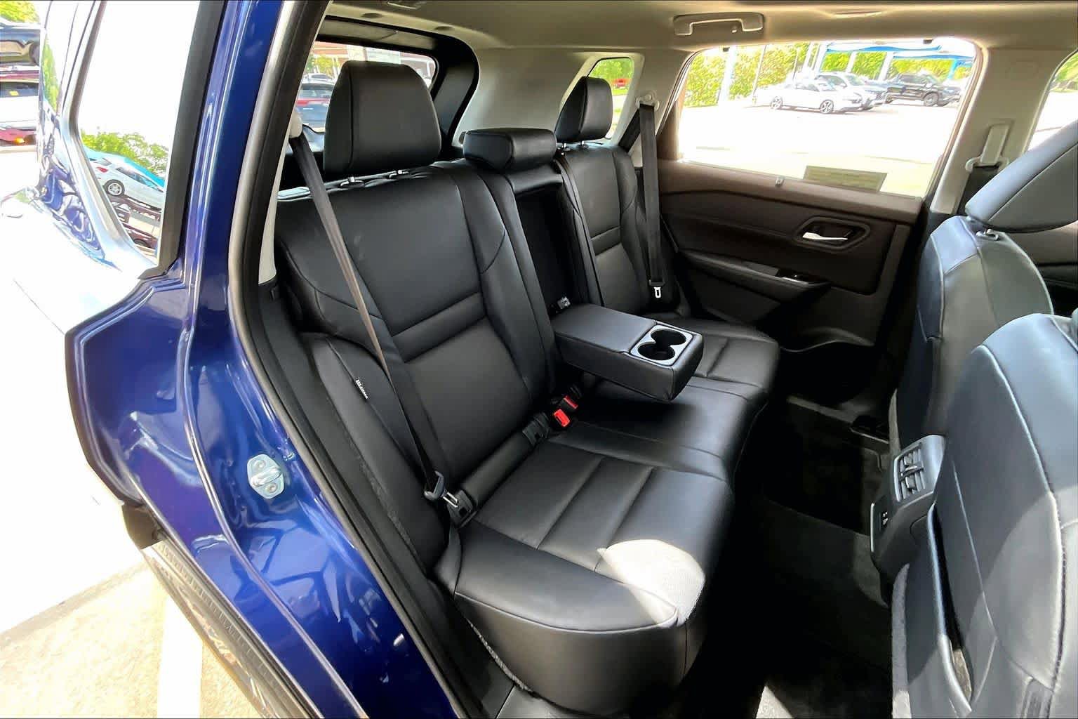 Used 2023 Nissan Rogue SV w/ SV Premium B Package FWD image 20