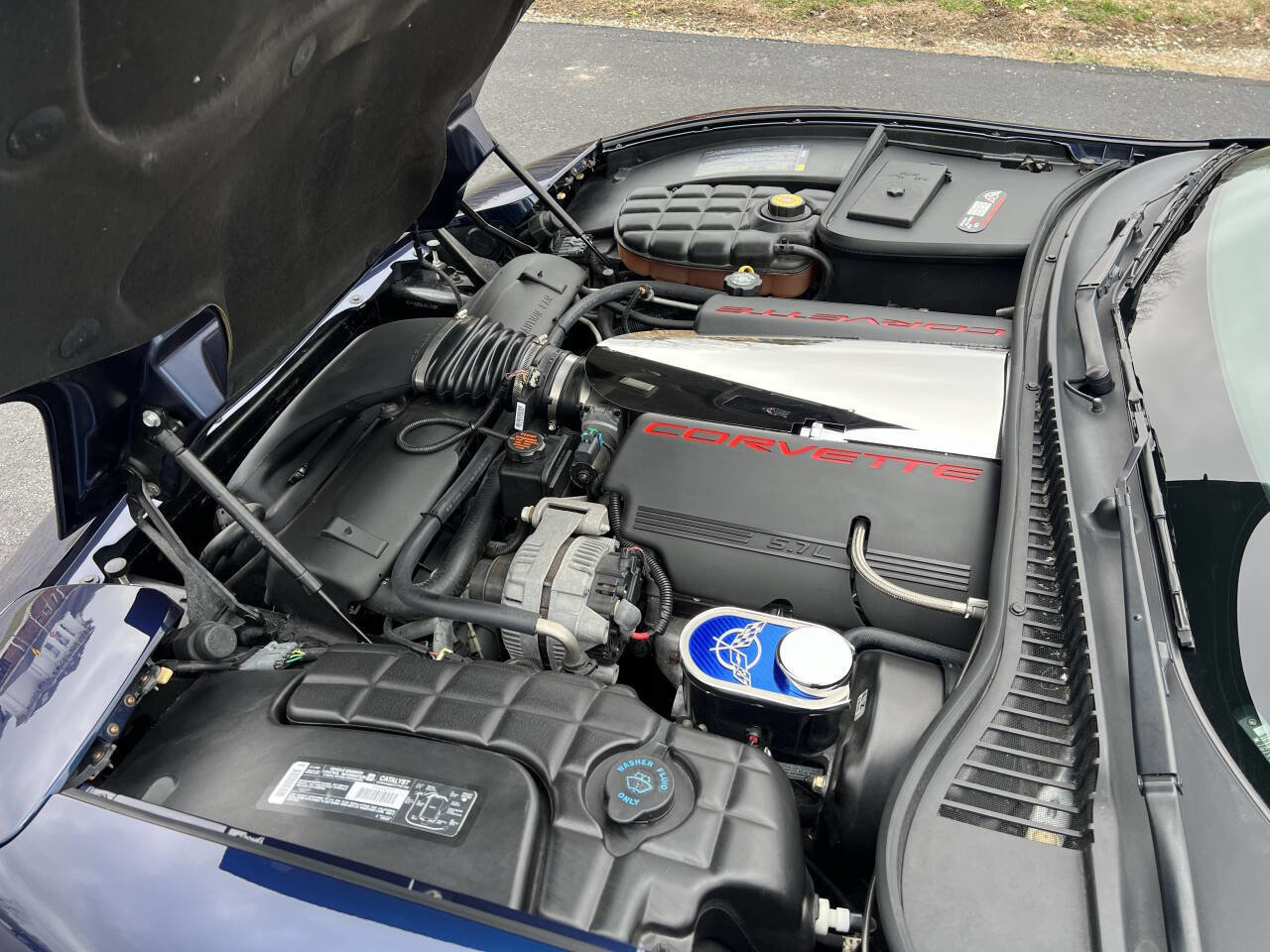 Used 2001 Chevrolet Corvette Coupe w/ Preferred Equipment Group1 image 10