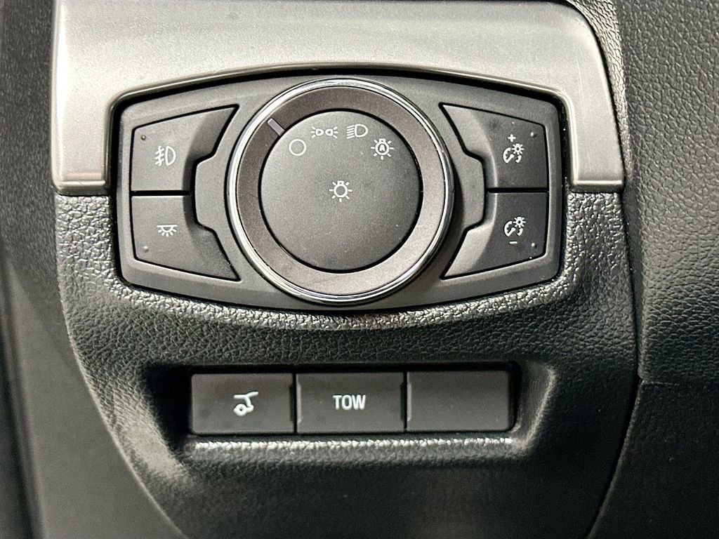 Used 2019 Ford Explorer XLT w/ Equipment Group 202A image 11