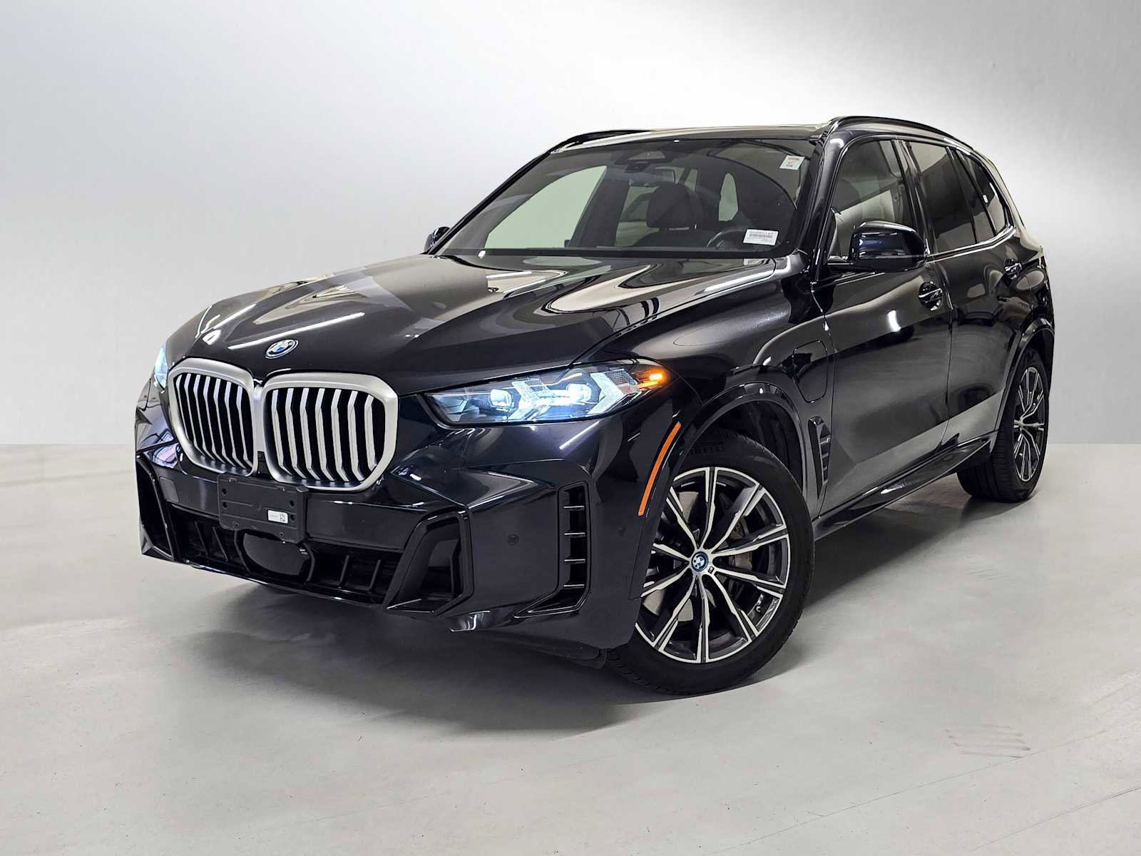 Used 2024 BMW X5 xDrive50e w/ M Sport Package image 1