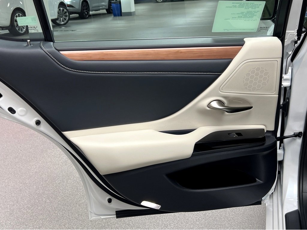 New 2025 Lexus ES 350 w/ Premium Package image 18