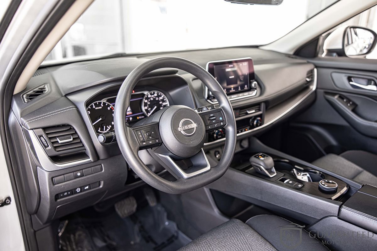 Used 2024 Nissan Rogue SV AWD/4WD image 19