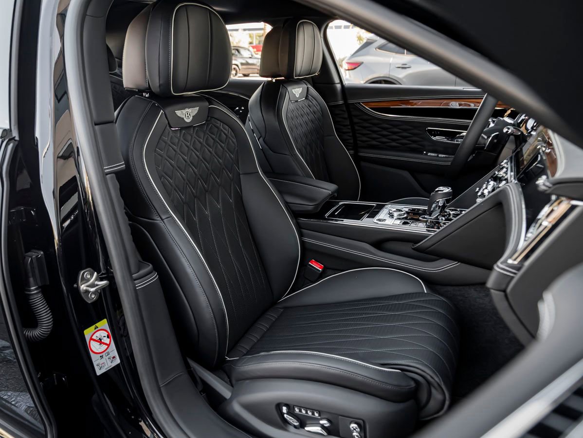 Certified 2022 Bentley Flying Spur W12 image 33
