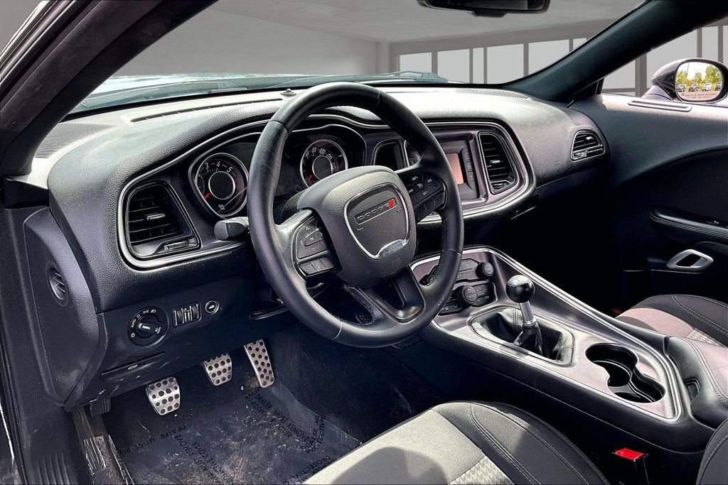 Used 2015 Dodge Challenger R/T w/ Quick Order Package 22B R/T RWD image 15