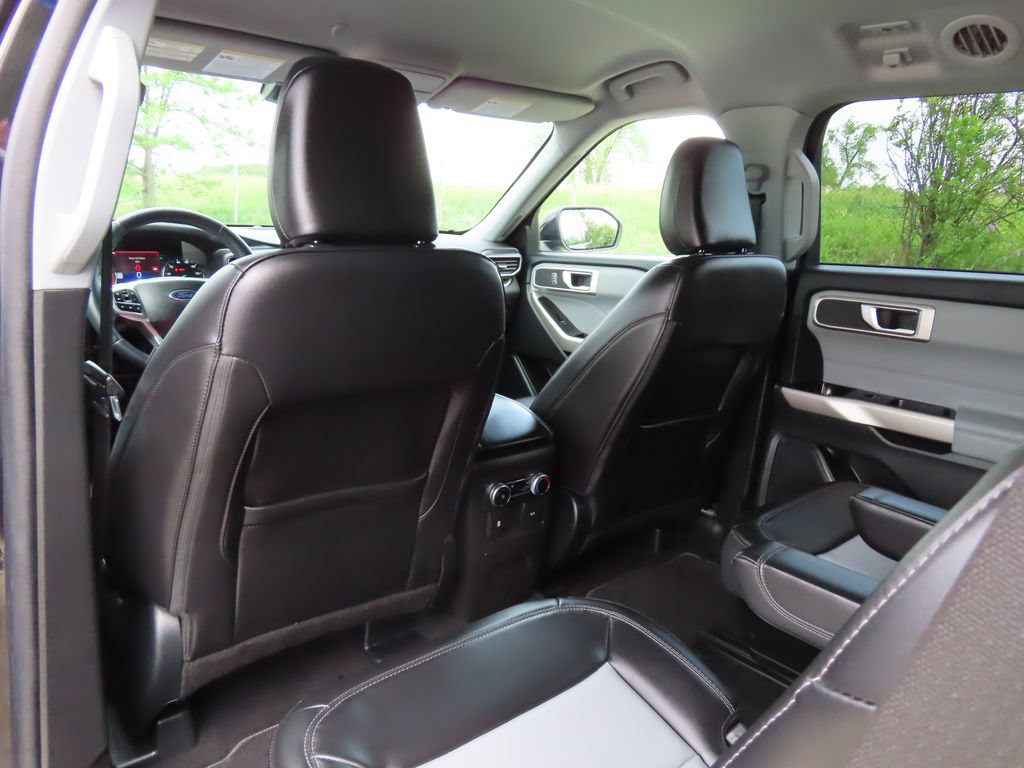 Used 2023 Ford Explorer XLT w/ Equipment Group 202A AWD/4WD image 25