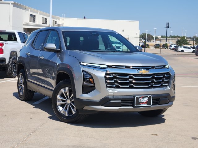 Used 2026 Chevrolet Equinox LT FWD image 2