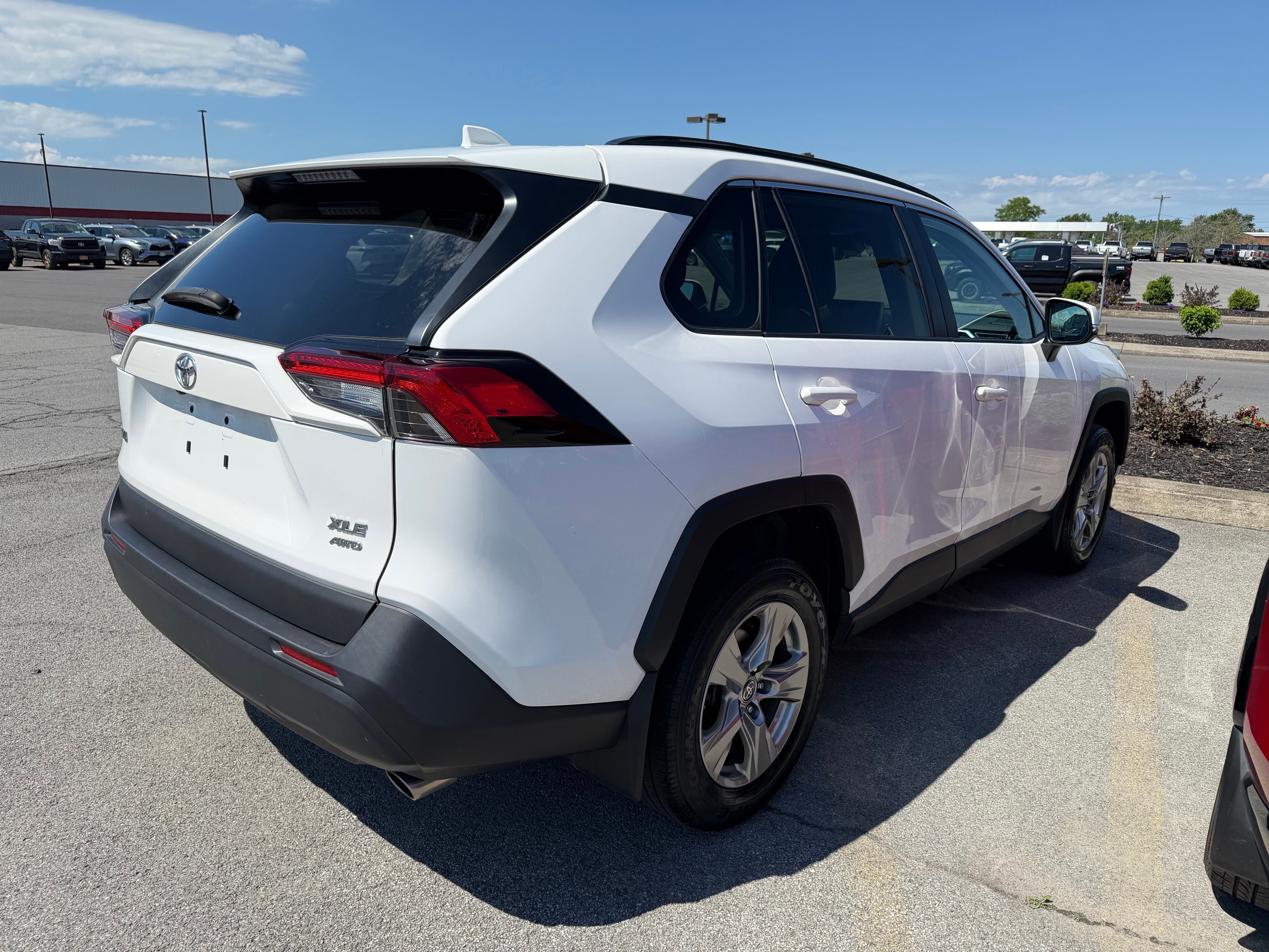 Used 2023 Toyota RAV4 XLE w/ Convenience Package AWD/4WD image 7